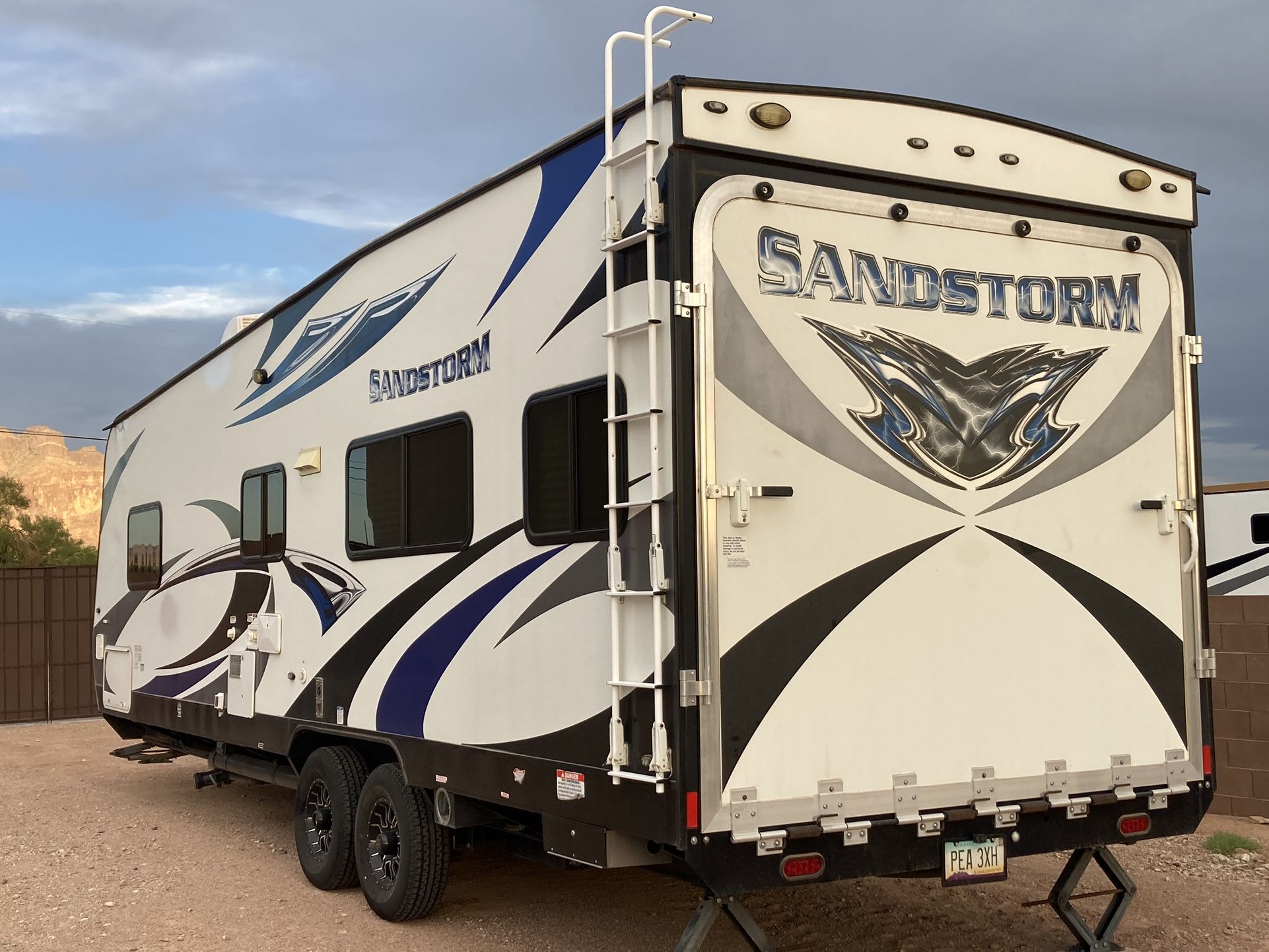 2016 Sandstorm 26-27 foot