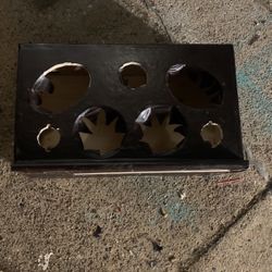 Speaker box fits 2 - 8” speakers 2- 6x9 speakers and 2 prv tweeters and a prv horn !! hmu great box really good wood built myself i used it !!