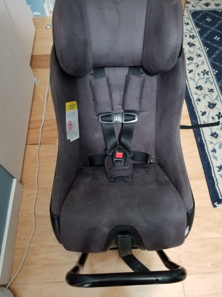 Clek Fllo Carseats Mfg 2018