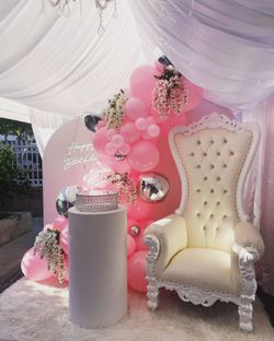 Trone Chair