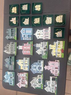 Shelia’s Hand Painted Historic Homes & Christmas Ornaments