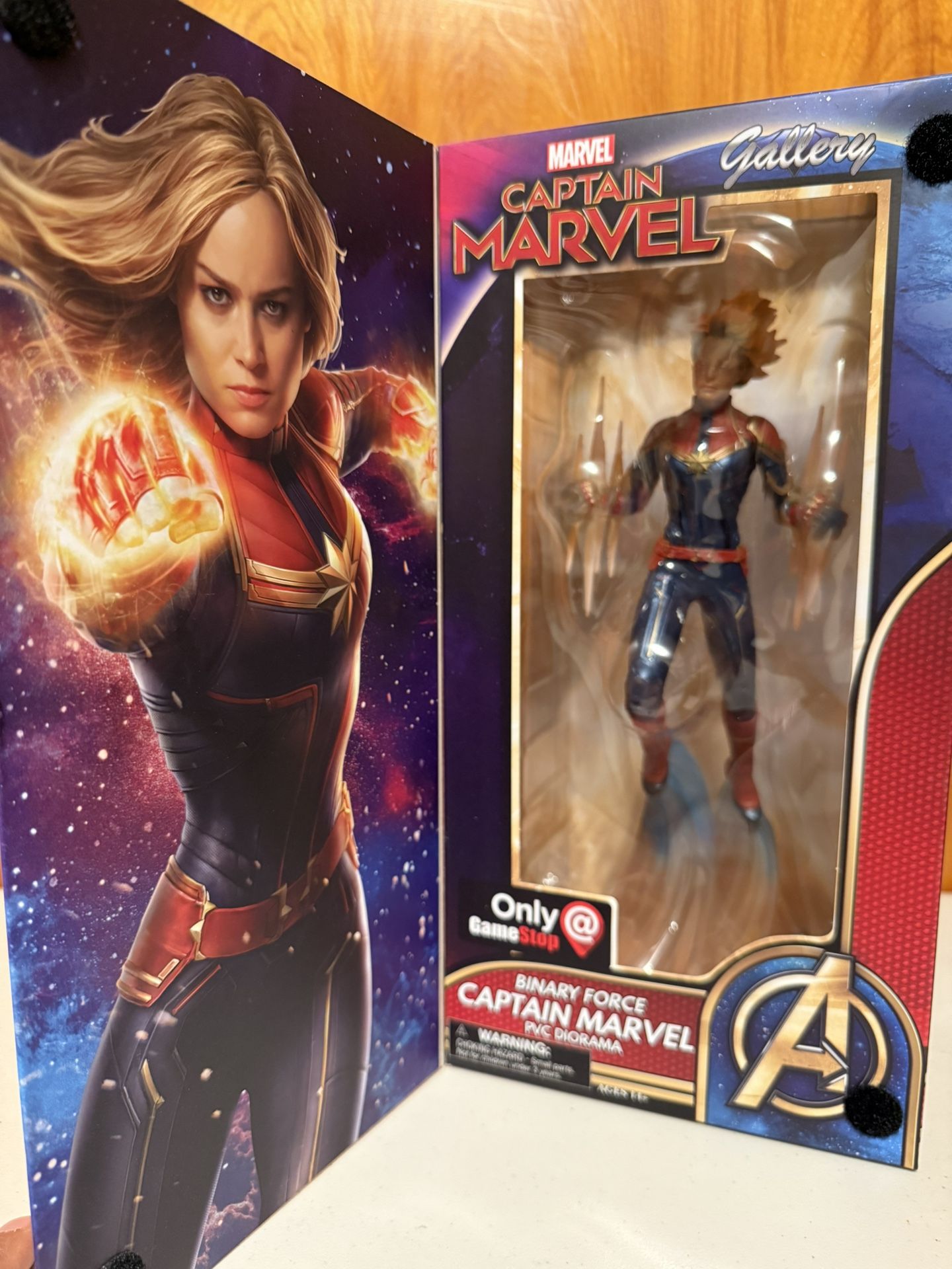 Captain Marvel Statue New