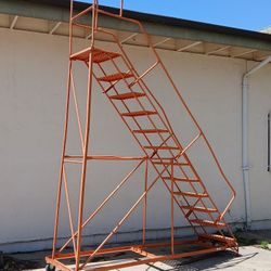 ROLL LADDER 