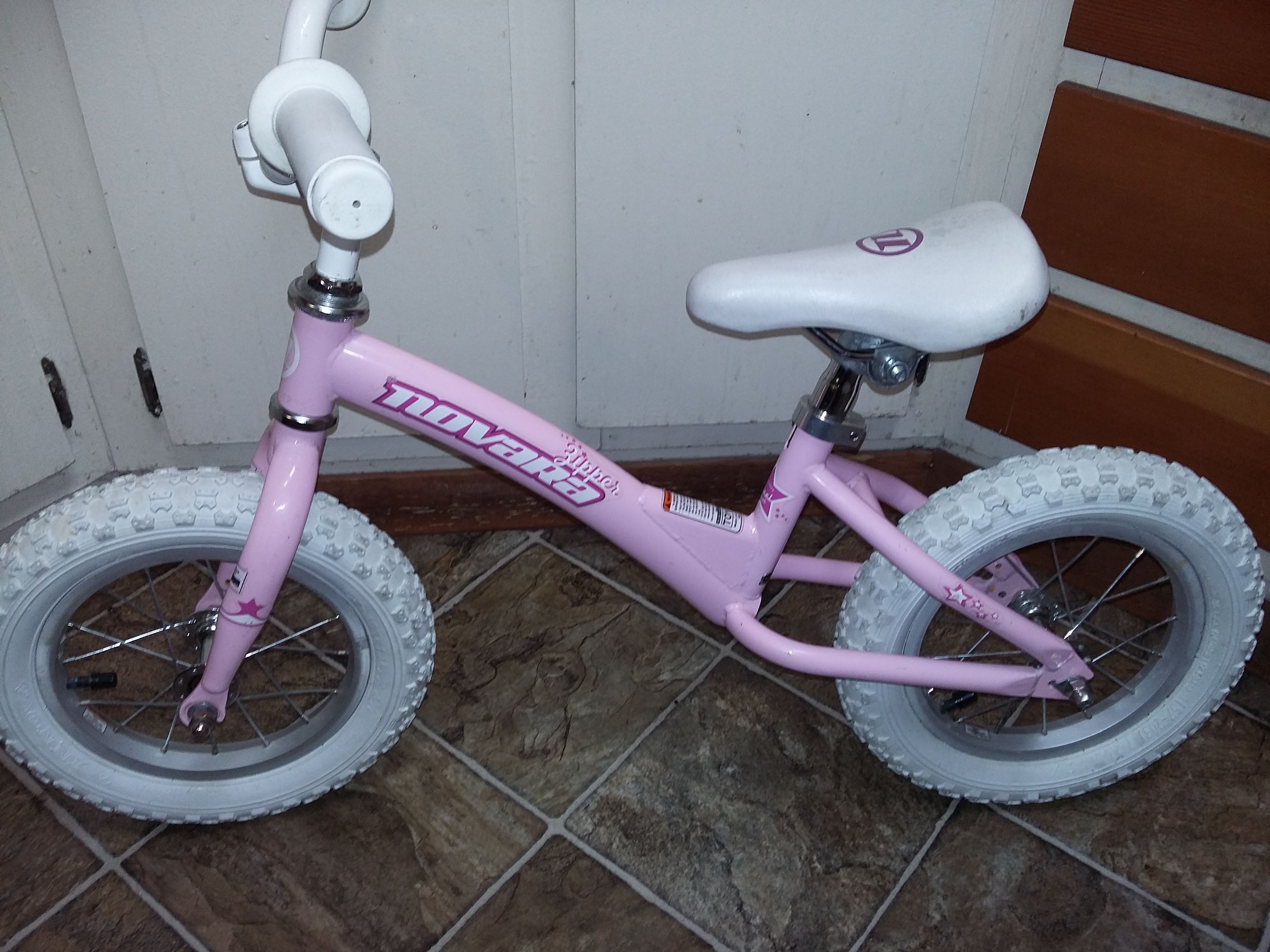 Novara zipper balance shop bike