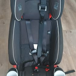 🚗 Graco Atlas 65 2-in-1 Harness Booster/Car Seat 🍼