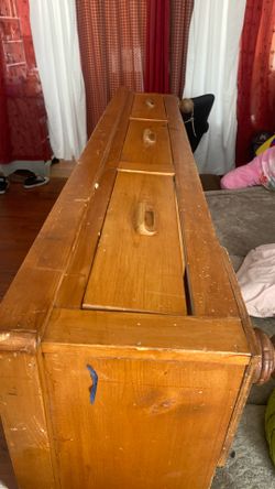 Twin bed . wood frame