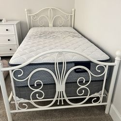 Bed frame & Mattress 