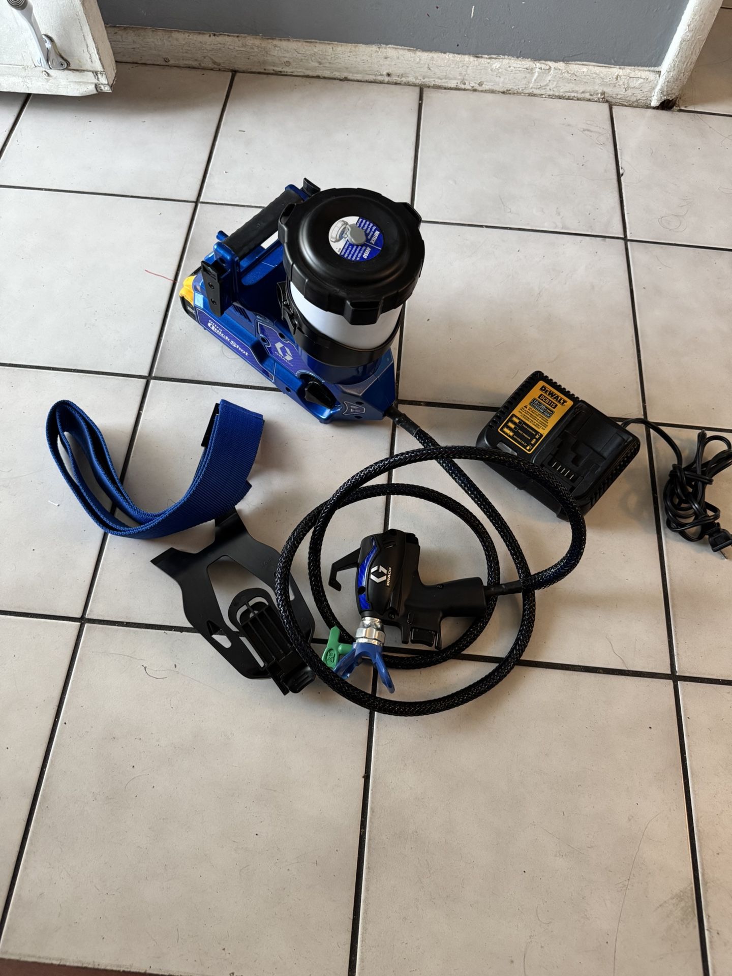 Graco Ultra Quick Shot Cordless Airless Paint Sprayer Like New Used Only One Time For Small Project