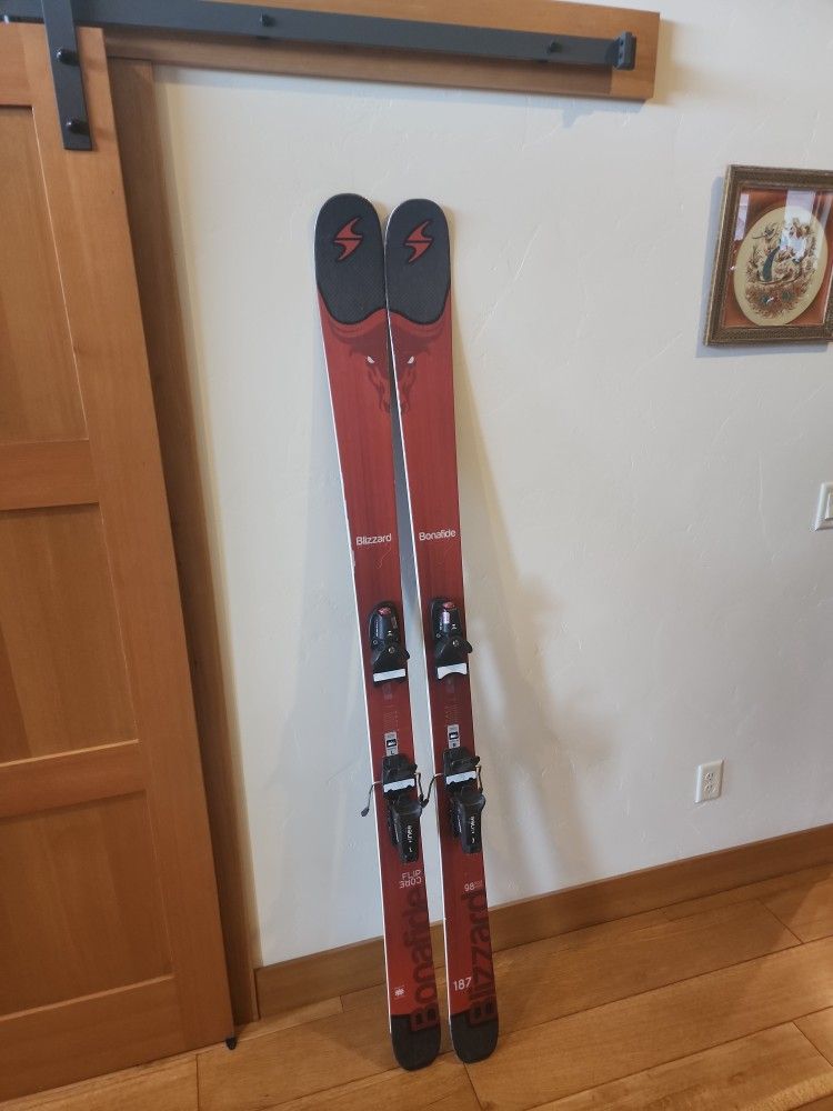 Skis