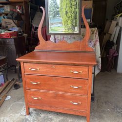Dresser