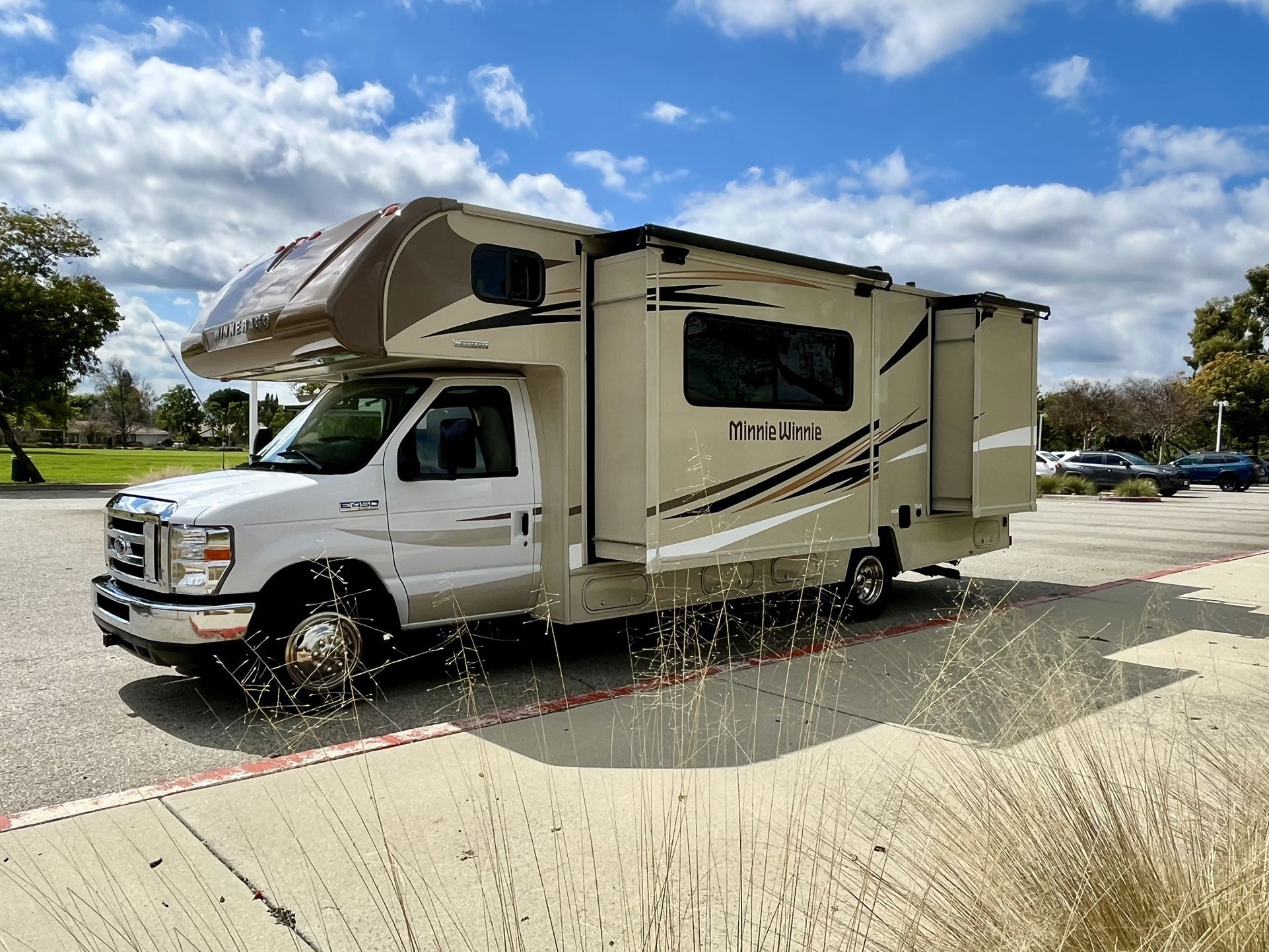 2018 Winnebago Minnie Winnie, 26A