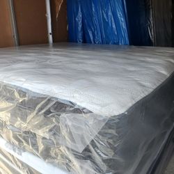 Queen Size New Thick Pillow Top Bed Can Deliver 