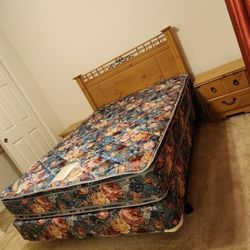 Queen Bed Full Set (Check Details)