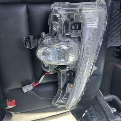 Foh Light. Toyota Prius Prime 