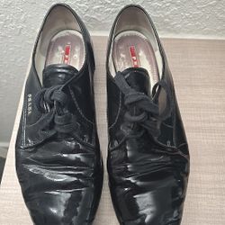 Prada Oxford Lace Up Black Patent Leather Finish Flat Shoes.  Size Women's 39
