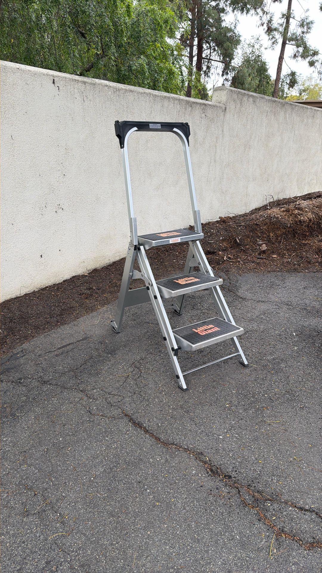 Little Giant Folding Step Ladder - 3 Steps