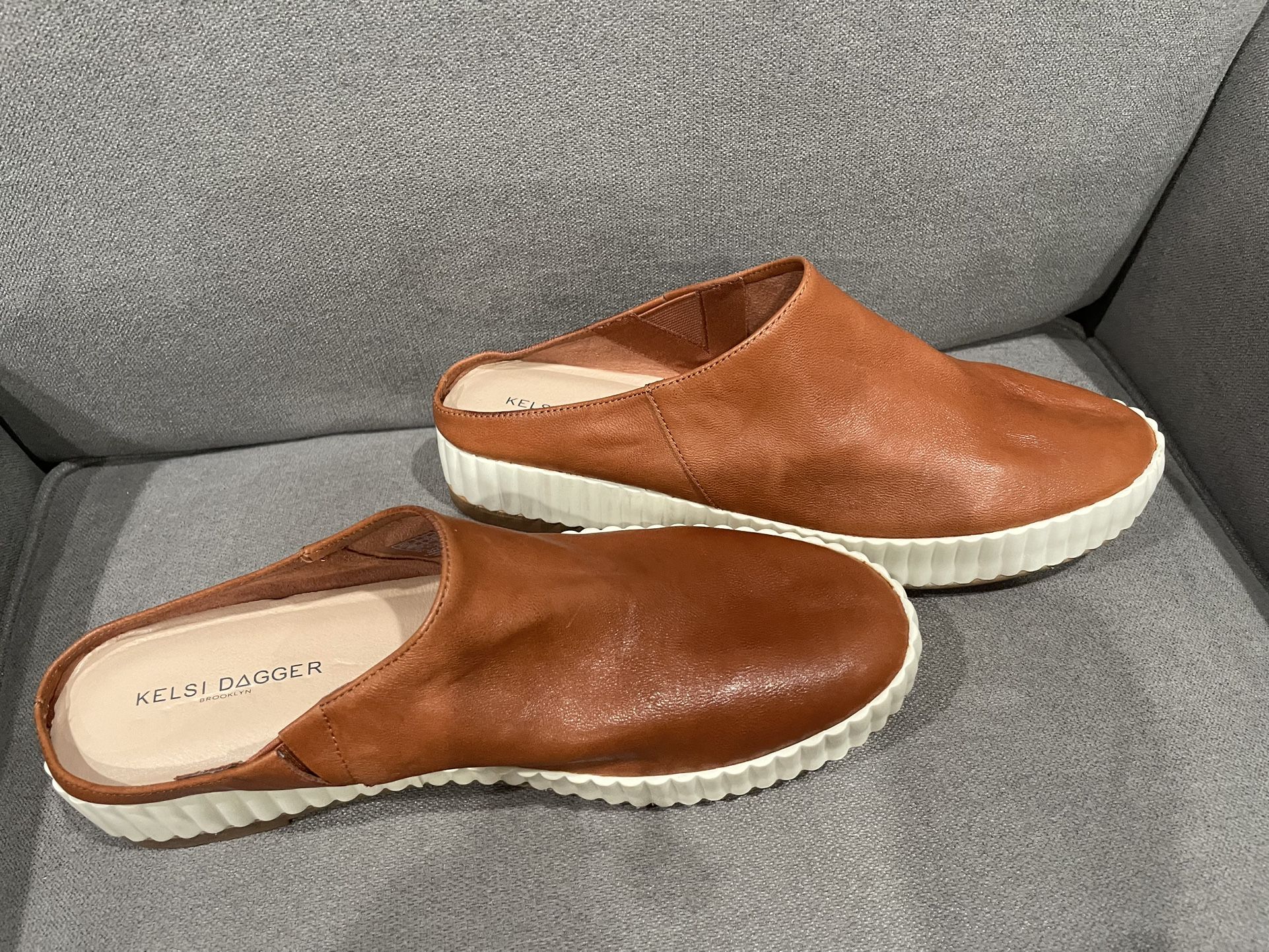 Kelsi Dagger Slides - Camel Color