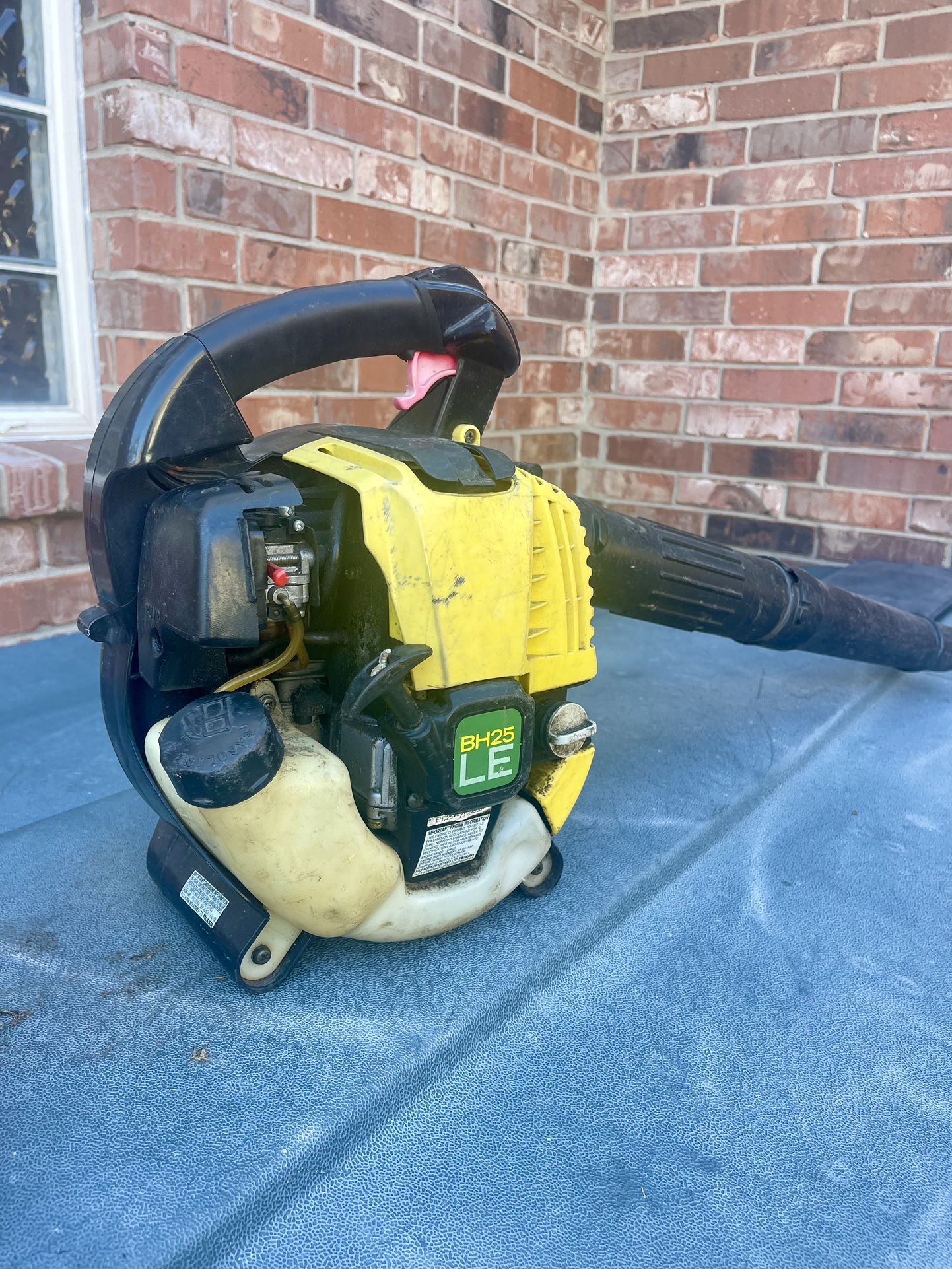 JOHN DEERE BH25LE HAND-HELD BLOWER