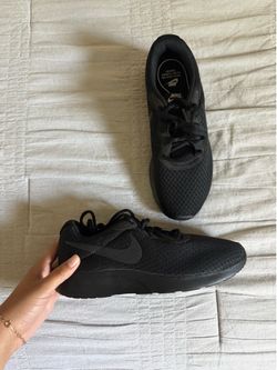 Brand new Nike Tennis Shoes