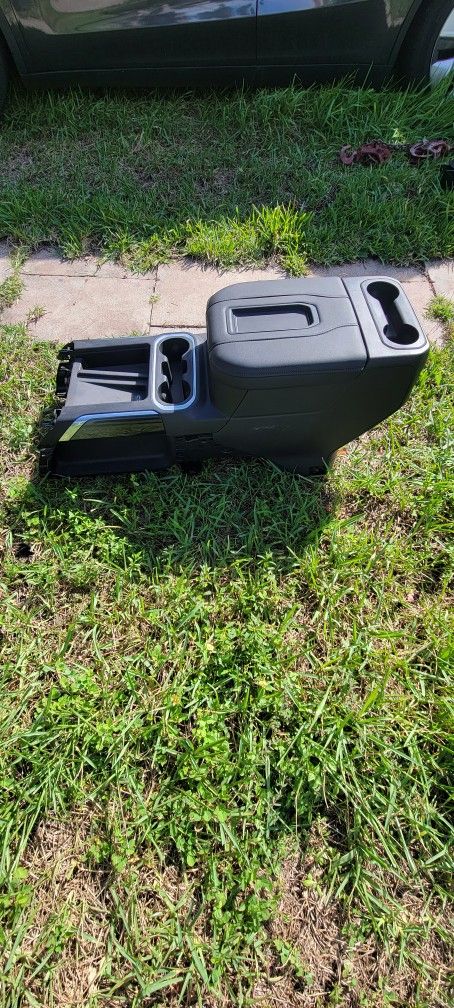 2019 - 2022 GMC SIERRA 1500 Front Console (contact info removed)4 (contact info removed)4 (contact info removed)4