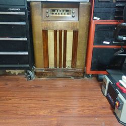 Vintage Philco 48-1262 Radio and Record Player