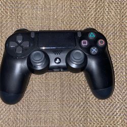 PlayStation 4 1TB
