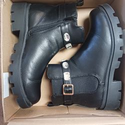 Steve Madden kids boot size 4