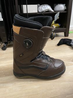 Vans aura pro sales snowboard boots 2019