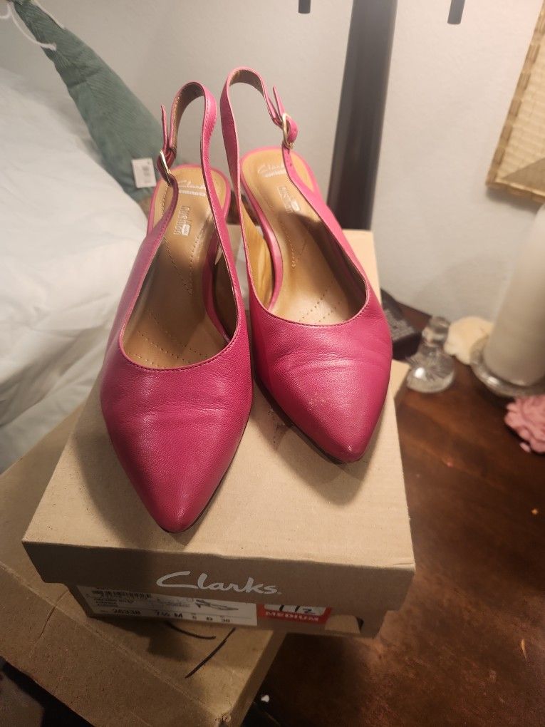 7 1/2 Lady Shoes Letter