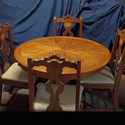 Round Table With 4 Chairs 