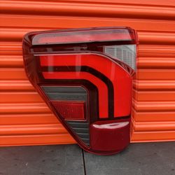 2024-2025 Ford F150 F-150 LED Left Driver Side Tail Light Lamp w Blind Spot OEM