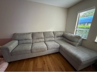 🛋️ Gray Sectional Sofa