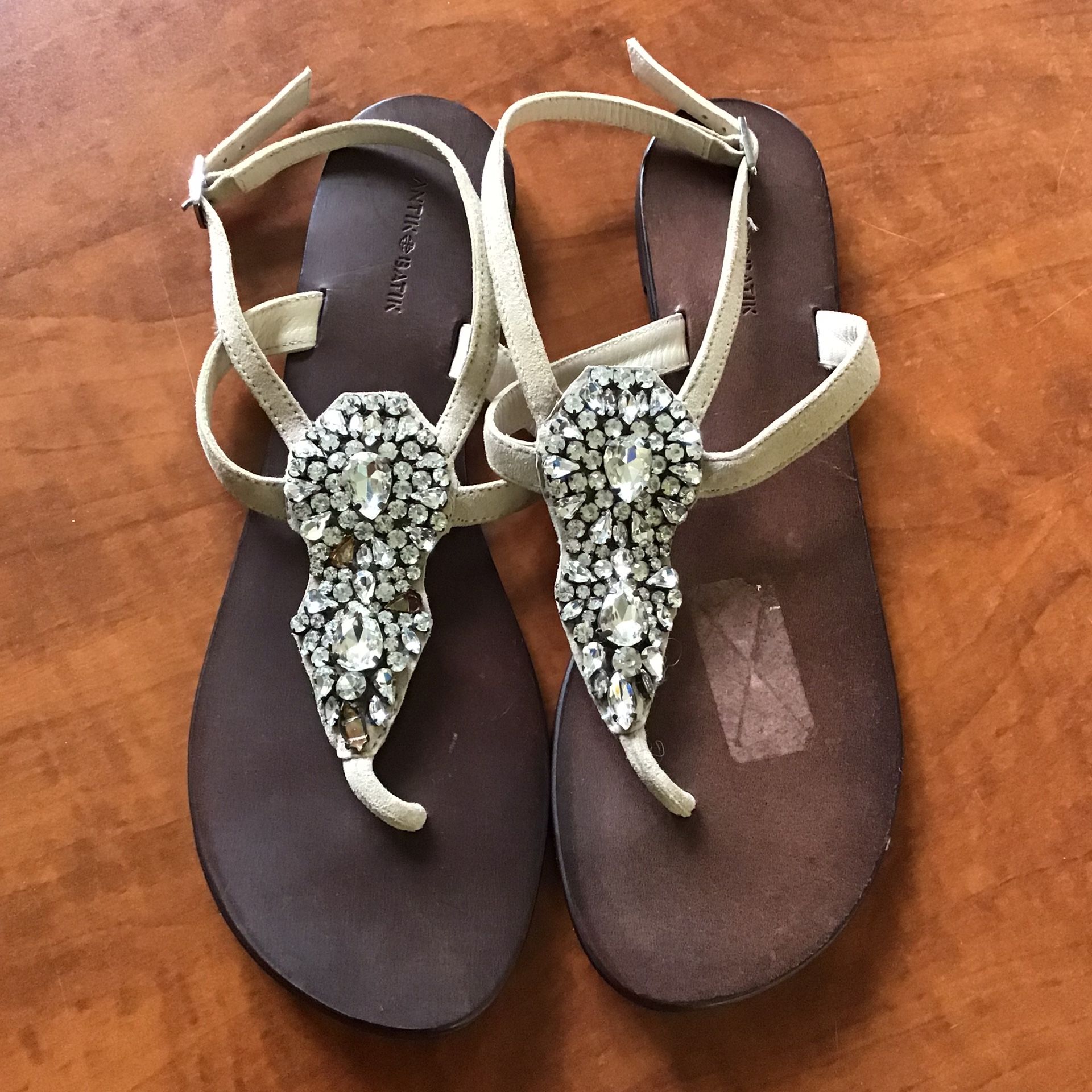 NWT Antik Bantik Maya Rhinestone Sandals (Size 40)