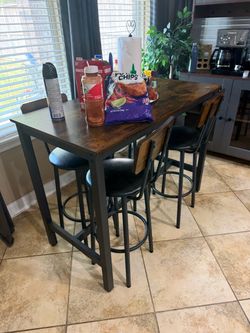 Kids table with Chris