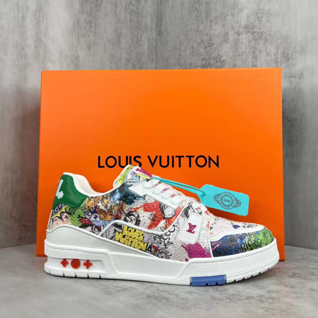 Louis Vuitton Men's Running Sneakers for Sale in Queens, NY - OfferUp