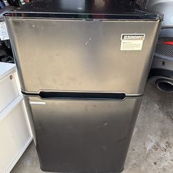 Small refrigerator