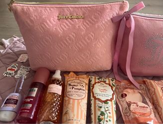 Juicy Couture Pink Cosmetic Bags with Beauty Bundle