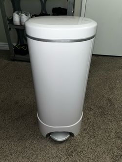 Diaper dispenser