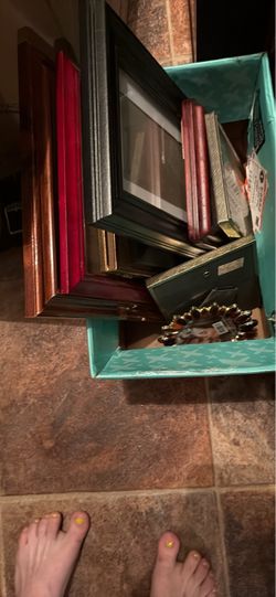 Picture frames assorted