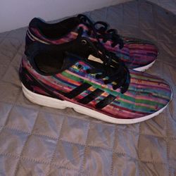 Addidas  (10 1/2) Mens