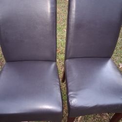 Very Nice Kitchen Chairs ** Set of 4