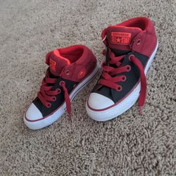 Converse Black And Red Sneakers


