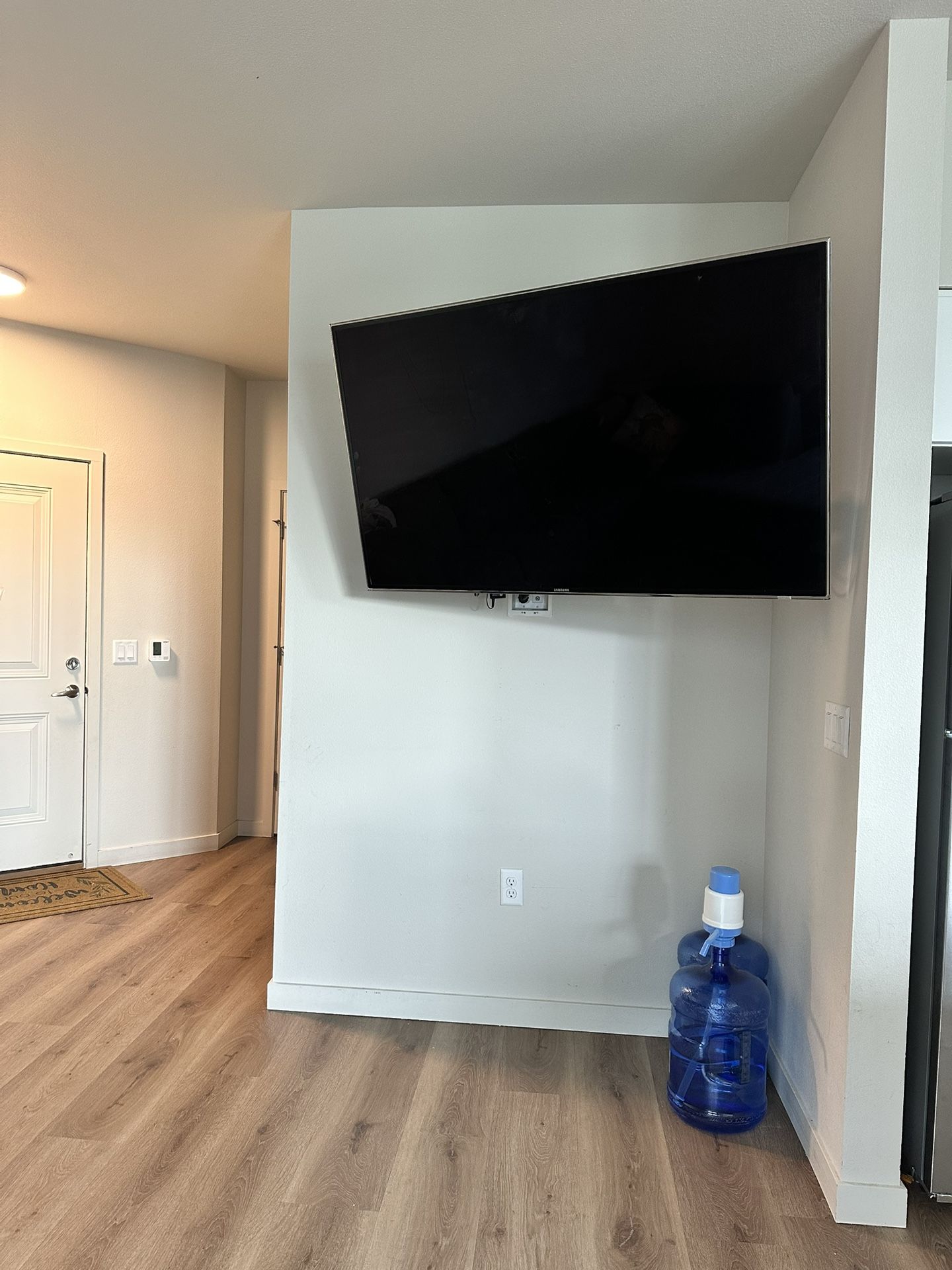 Samsung UN60D6400UFXZA – 60” LED TV (2011)