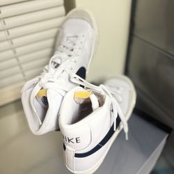 Nike blazer (Shoes)