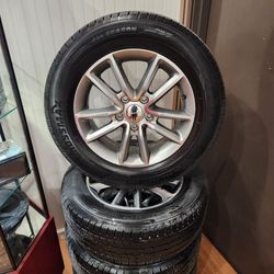 2015 Dodge Grand Caravan Wheels & Tires
