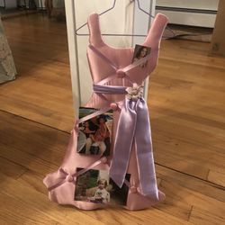 Dress Photo Holder