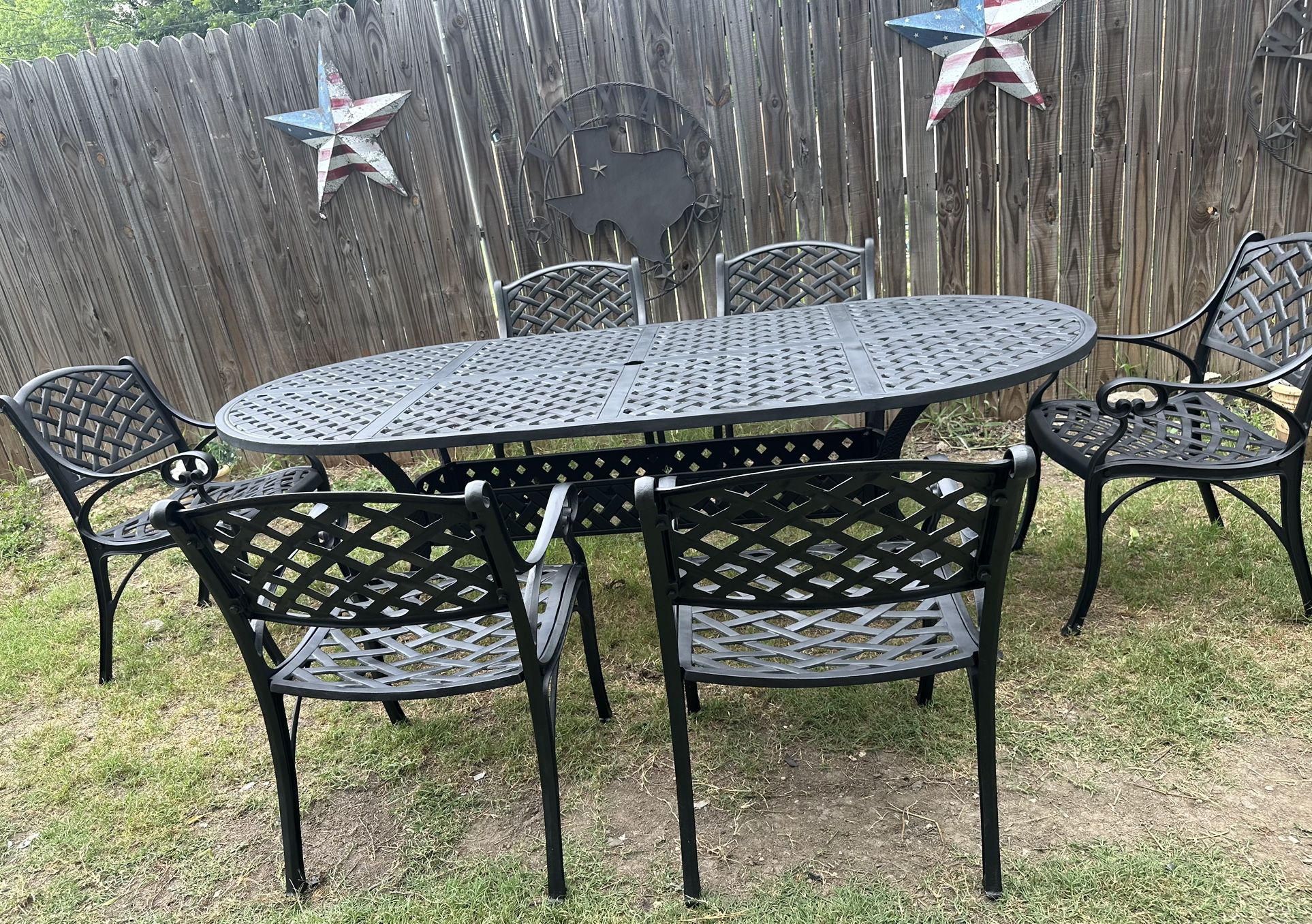 7 Pc Hanamint Cast Iron Patio Set, Large Table And 6 Regular Chairs , All Set Really Heavy And Sturdy, Excellent Conditions $870