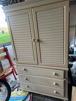Large wood hutch