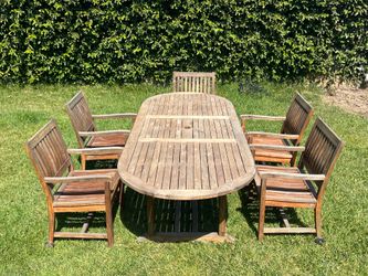 Large outdoor teak table & chairs