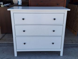 DRESSER ( GLOSSY FINISH)